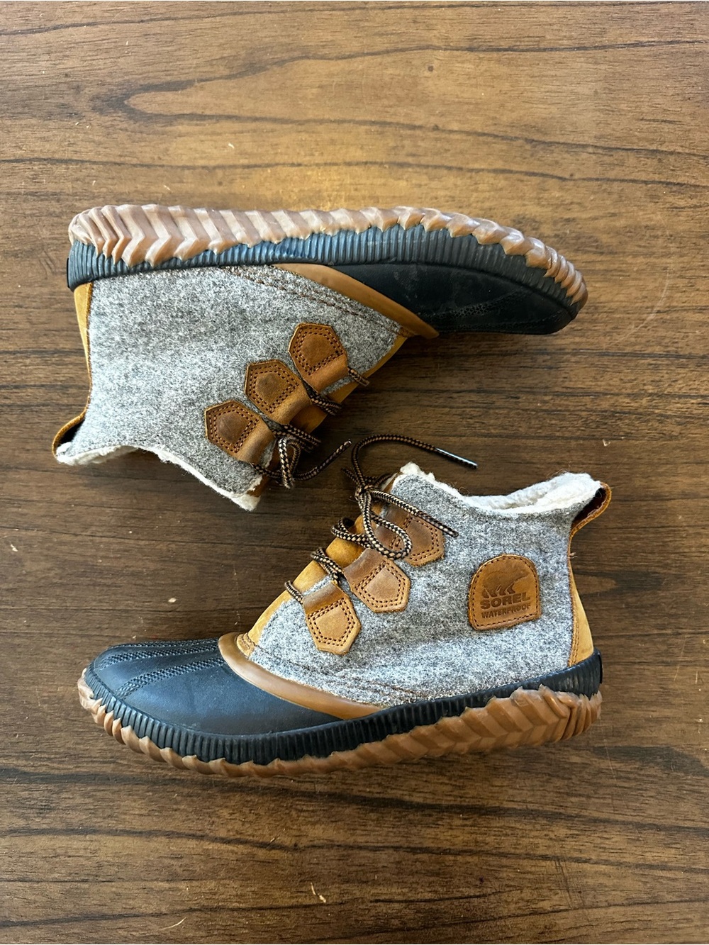 Sorel Out N About Plus Conquest Waterproof Boots Womens Size 8 Gray NL3150 052
